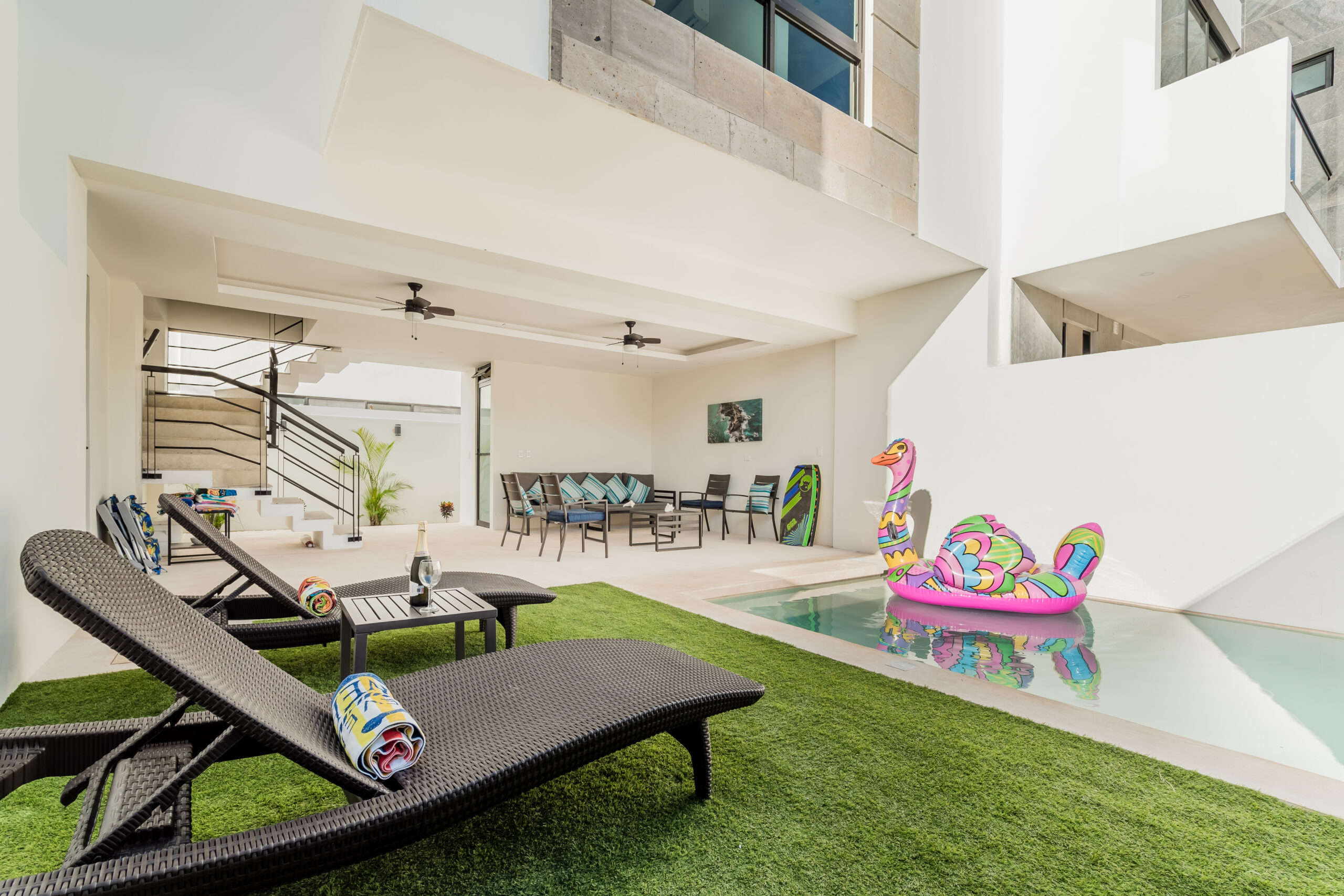 Private Luxury Room w/private bath & breakfast