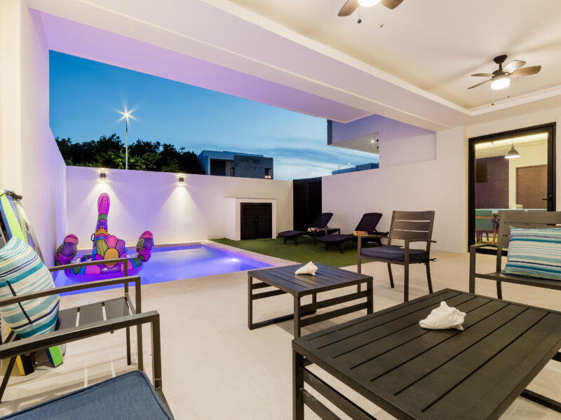 Private Luxury Room w/private bath & breakfast