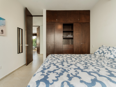 Private room w/bath & healthy breakfast