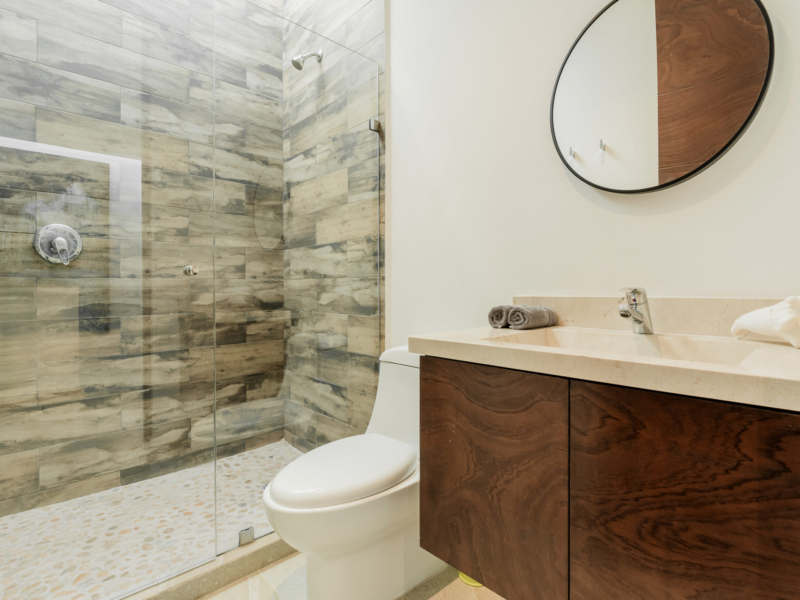 Private room w/bath & healthy breakfast